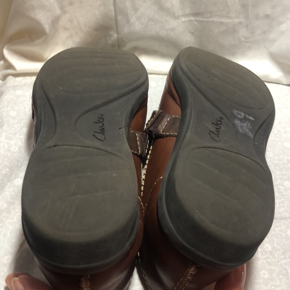 Clark’s Leather Two Tone Brown Mary Janes - Picture 8 of 11